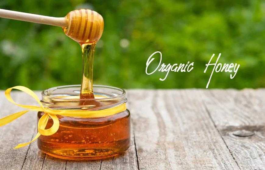 WHAT IS RAW HONEY & HOW IS IT PREPARED
